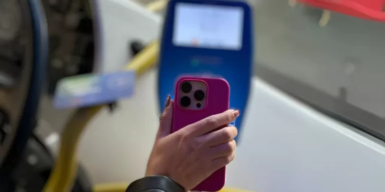 Mercado Pago ahora sirve para pagar el colectivo: cómo funciona el sistema y en qué ciudades se puede usar