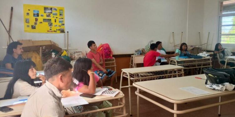 Guardaparques realizaron un taller informativo sobre el Parque Provincial Puerto Península a estudiantes de Turismo