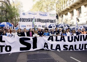 Nación promulgó las leyes de emergencia pediátrica y financiamiento universitario, pero postergó su aplicación