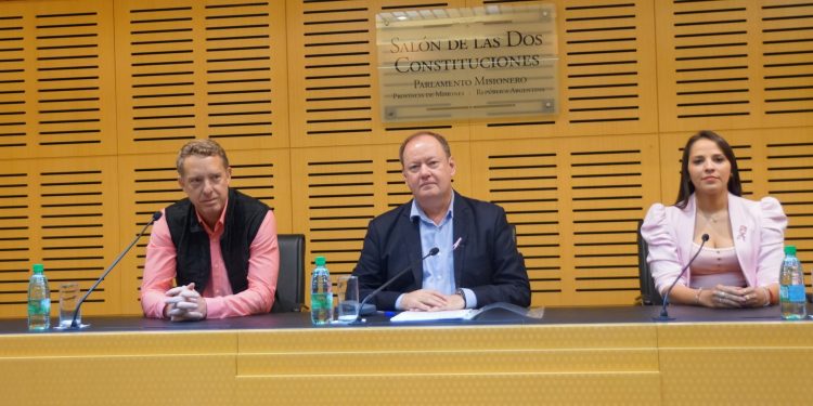 La Legislatura inauguró el Mes Rosa con un acto de concientización sobre la prevención del cáncer de mama