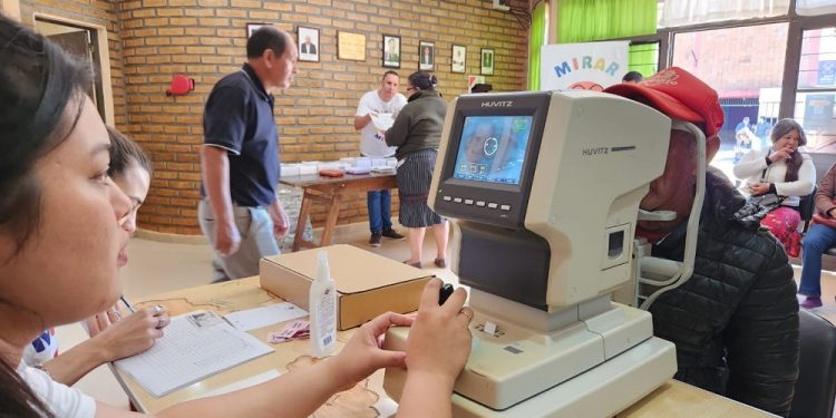 Mirar Mejor llevó controles oftalmológicos y entrega de anteojos a Los Helechos