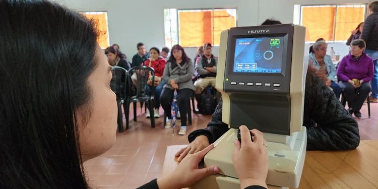 Vecinos de Salto Encantado recibieron atención oftalmológica con el programa Mirar Mejor