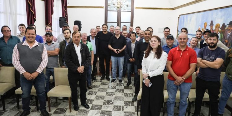 La Provincia afianza el trabajo junto a las más de diez mil familias tabacaleras