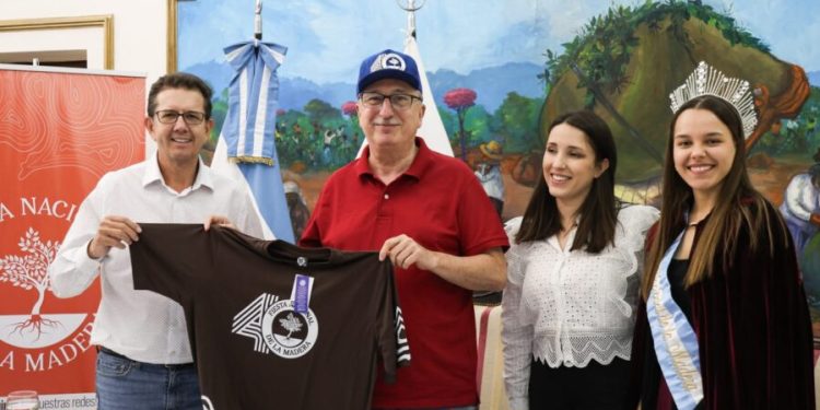 San Vicente celebra cuatro décadas de tradición y cultura con la Fiesta Nacional de la Madera