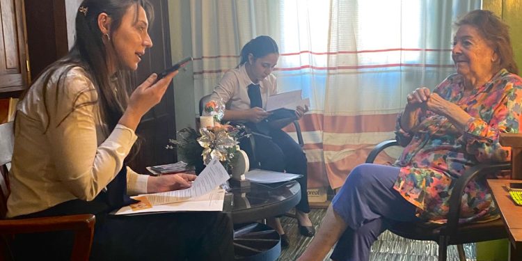 Estudiantes del Santa María visitaron a la escritora Rosita Escalada Salvo