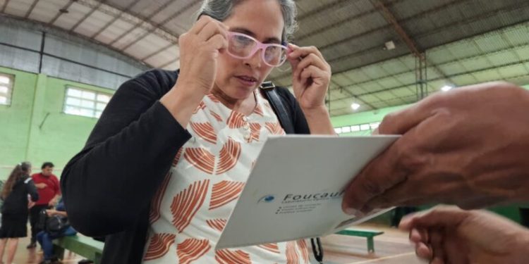 El programa Mirar Mejor brindó asistencia oftalmológica integral a las familias de Colonia Delicia