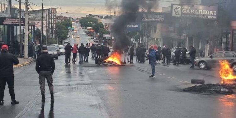 Hoy comienza el juicio a los piqueteros denunciados por comerciantes de la Av. Uruguay