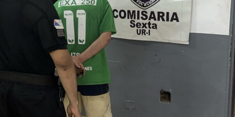 Insólito: intentó escapar de la policía en monopatín eléctrico y se quedó sin batería