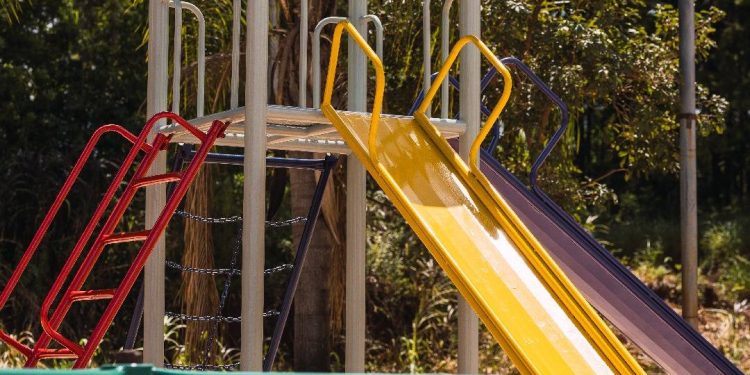 Avanza la puesta en valor de la plaza del barrio Altos del Bosque en Alem