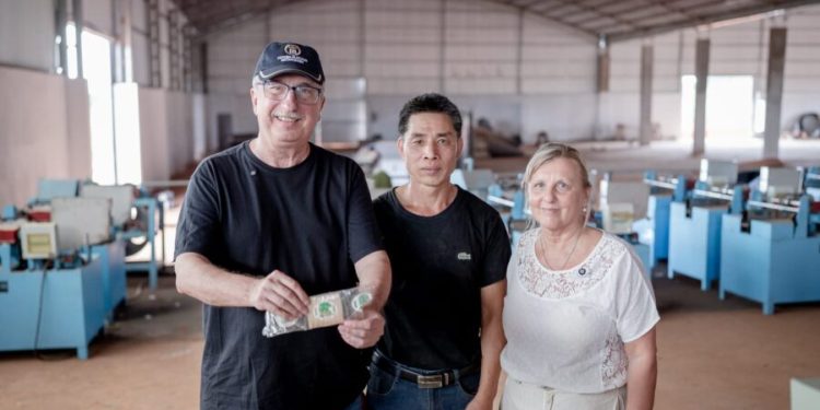 Passalacqua supervisó el avance de la planta de procesamiento de bambú en el Parque Industrial de Apóstoles