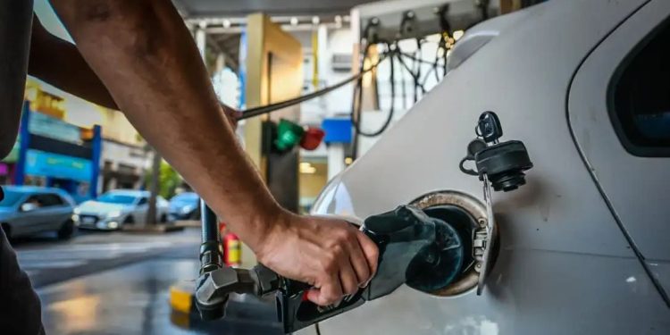 El Gobierno nacional aplica otra suba a los impuestos a los combustibles