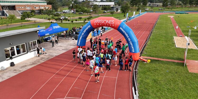Posadas celebró el Día del Atletismo con una jornada inclusiva de miniatletismo en el CePARD