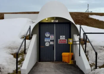 El búnker de la Guerra Fría reconvertido en apartamentos de lujo para «sobrevivir al fin del mundo»