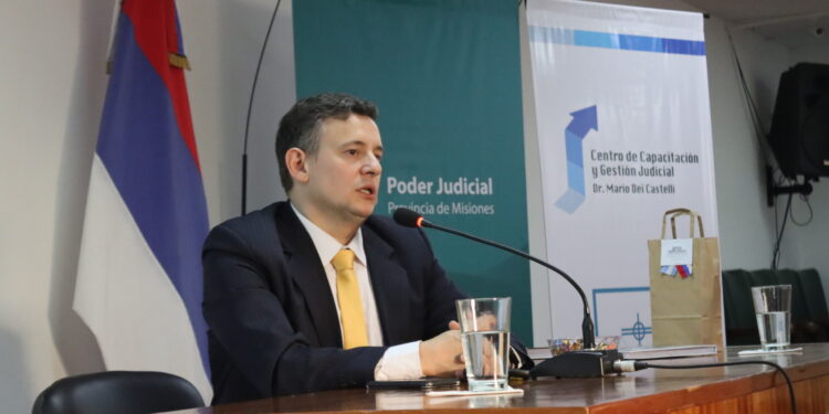 Actividad académica articulada: Disertación Derecho Público, Provincial y Municipal