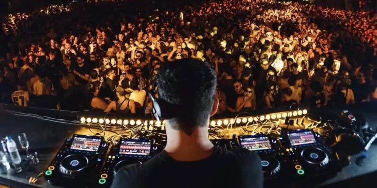 ØOSTIL llega este sábado al club electrónico de UMMA