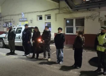 Viajaban desde Puerto Iguazú hacia Buenos Aires: expulsaron a cinco ciudadanos chinos
