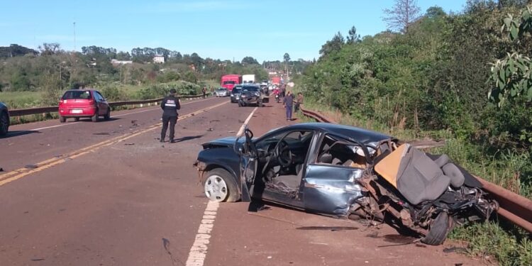 Dos conductores fueron hospitalizados tras colisionar sobre la Ruta 14 en Aristóbulo del Valle