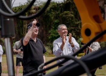 Passalacqua entregó maquinaria vial para fortalecer los servicios en El Soberbio e Yrigoyen