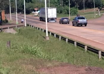 Un puñado de personas mantenían cortada la Ruta 12, tras poco más de una hora se levantó el piquete