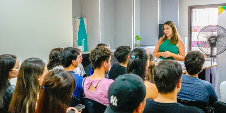 El programa Explorá tu Futuro acerca orientación vocacional a las escuelas