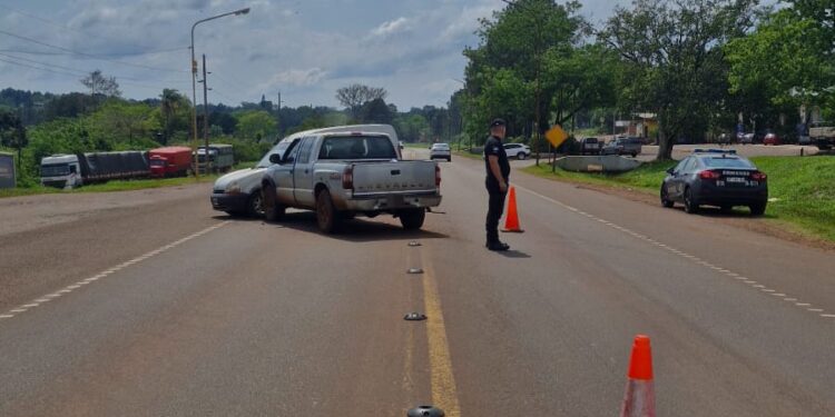 Siniestro vial sobre la Ruta 14: una maniobra terminó en colisión entre dos vehículos