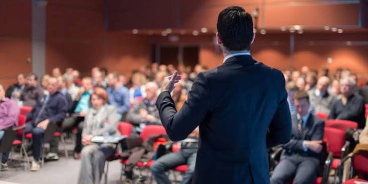 Últimos días para inscribirse al curso «Oratoria 360: Hablar para impactar»