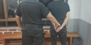 Posadas: Detuvieron a un hombre acusado de intentar robar a dos vehículos en la Costanera