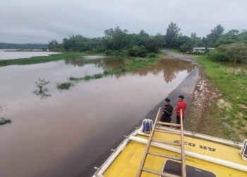 El Río Paraná continúa en ascenso y afecta parcialmente la ruta provincial 103