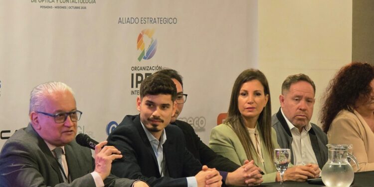 Productos de emprendedores misioneros expuestos en la vidriera regional del Congreso de Óptica y Contactologia