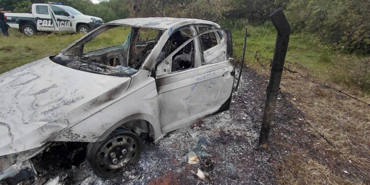 Horror en Posadas: hallaron restos humanos calcinados dentro de un vehículo incendiado
