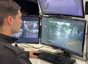 Detuvieron a tres delincuentes mientras intentaban robar viviendas en pleno microcentro de Posadas