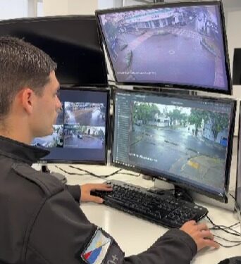 Detuvieron a tres delincuentes mientras intentaban robar viviendas en pleno microcentro de Posadas